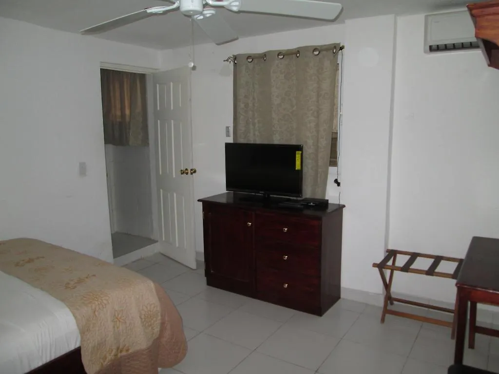 Seven Stars Hotel Musseau
