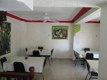 Seven Stars Hotel Musseau