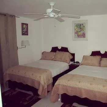 Seven Stars Hotel Musseau