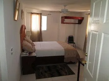 ***  Seven Stars Hotel Musseau Haiti