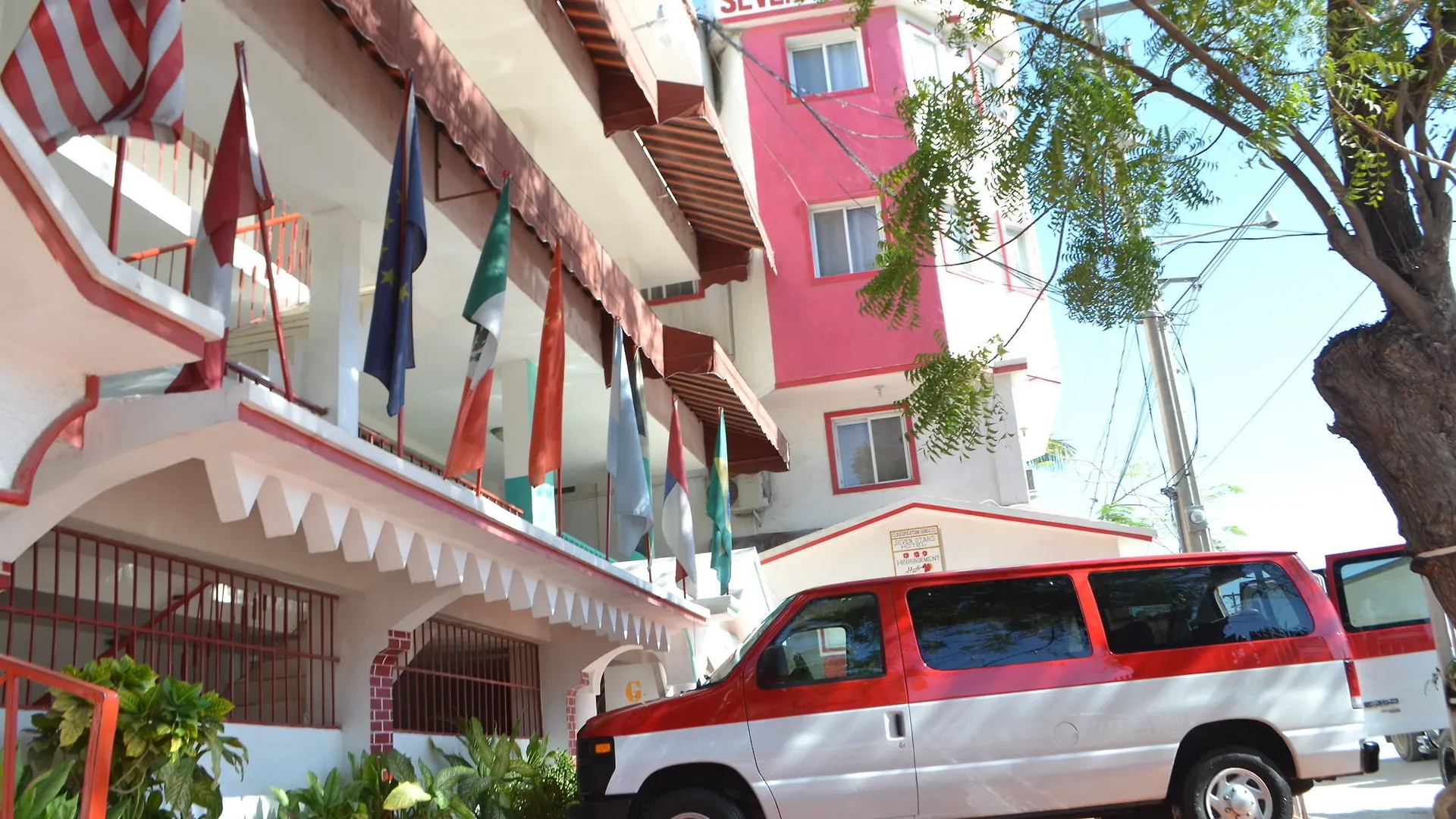 Seven Stars Hotel Musseau 3*,