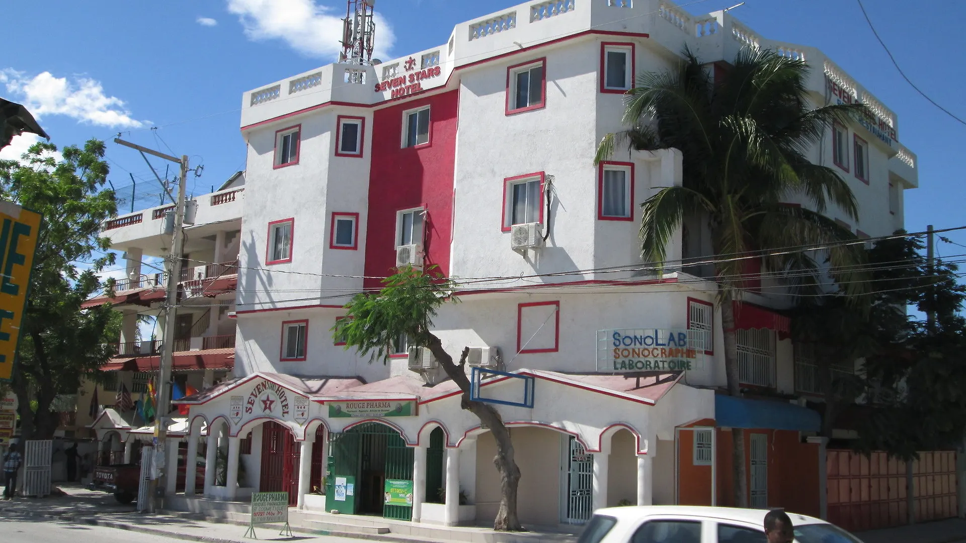 Seven Stars Hotel Musseau